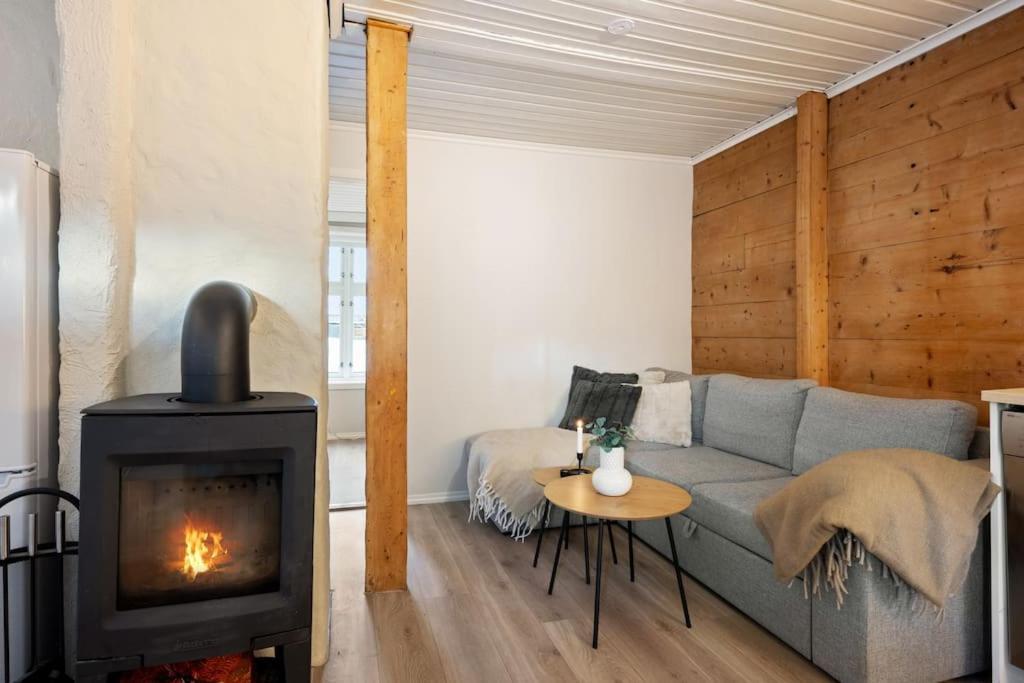 Central Apartment With Balcony, Self-Check In & Private Entrance Берген Екстериор снимка
